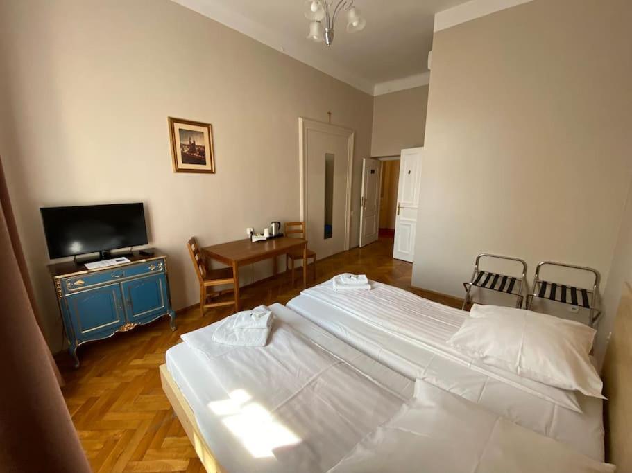 Aparthotel Maria 2*